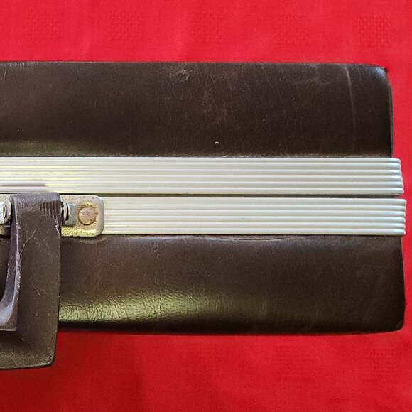 BMI BEAUX MERZON INC CASSETTE TAPE CARRYING/STORAGE CASE FAUX LEATHER HOLDS 30 - Picture 7 of 16